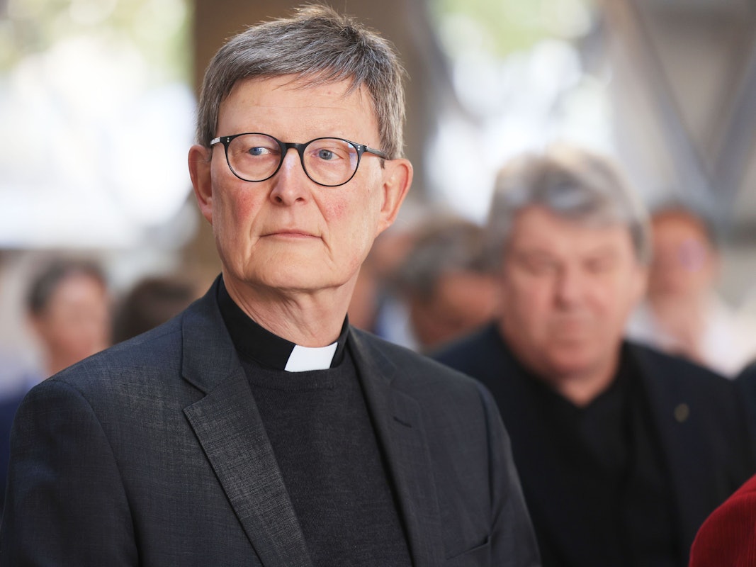 Rainer Maria Woelki schaut konzentriert.