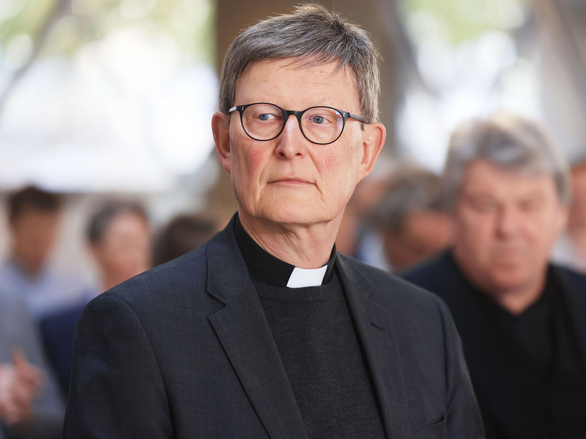 Rainer Maria Woelki schaut konzentriert.
