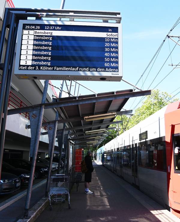 Wegen einer Weichenstörung kommt es aktuell zu Problemen auf mehreren KVB-Linien.
