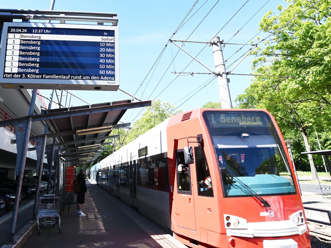 Wegen einer Weichenstörung kommt es aktuell zu Problemen auf mehreren KVB-Linien.