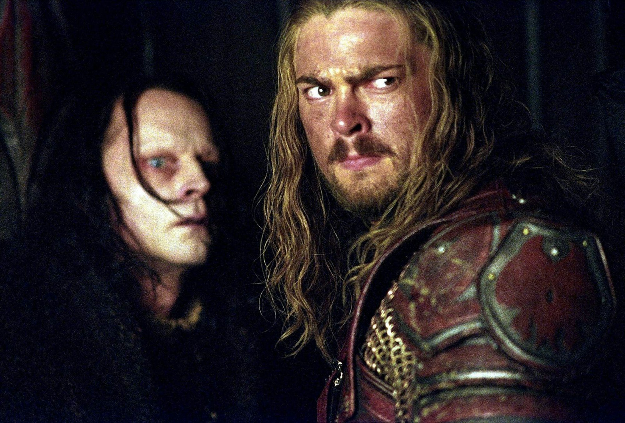 Seine erste große Rolle hatte Karl Urban (rechts) als Reiterkönig in „Der Herr der Ringe: Die zwei Türme“ (2002). (Bild: IMAGO / Allstar)