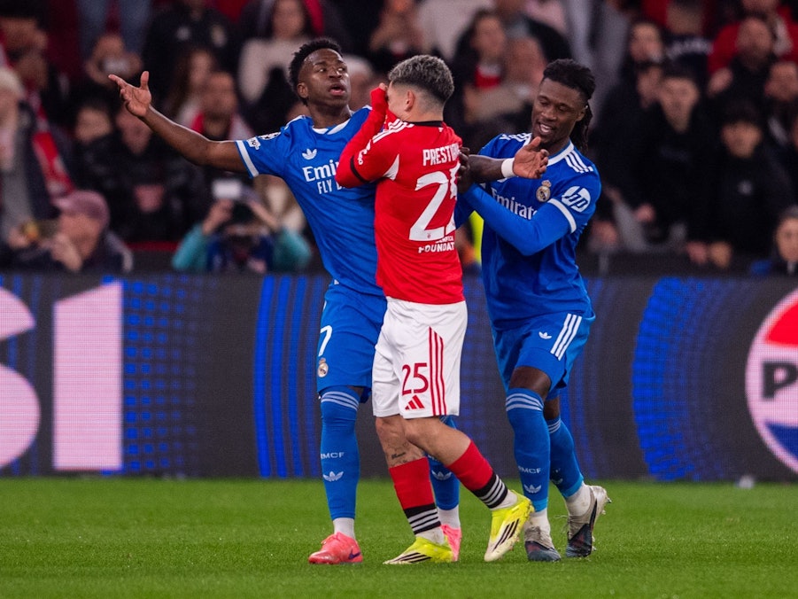 Vinicius Junior und Gianluca Prestianni
