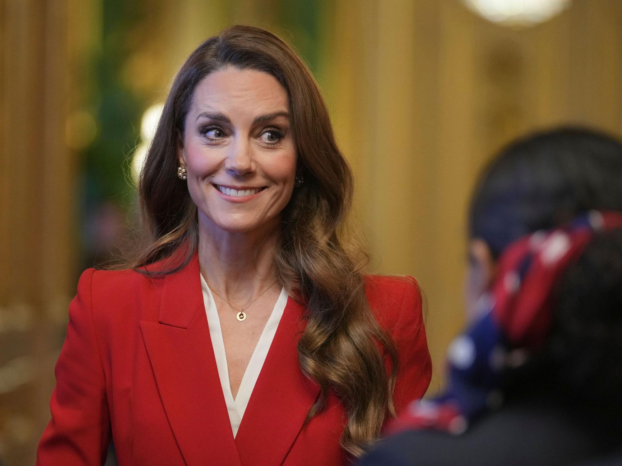 Prinzessin Kate freut sich.