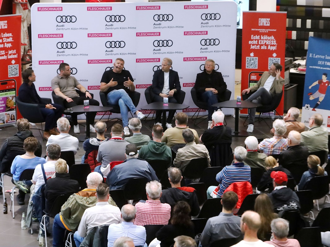 Knapp 100 Gäste waren beim EXPRESS.de-Format: „E Levve lang – der Talk zum FC“ mit Christian Clemens und Michael Trippel.