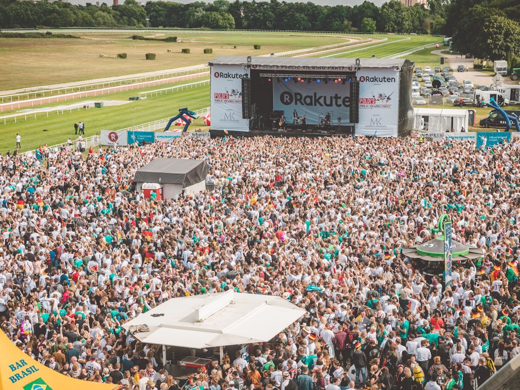 Konzert und Public Viewing während der Fußball-Weltmeisterschaft 2018 auf der Galopprennbahn Köln-Weidenpesch