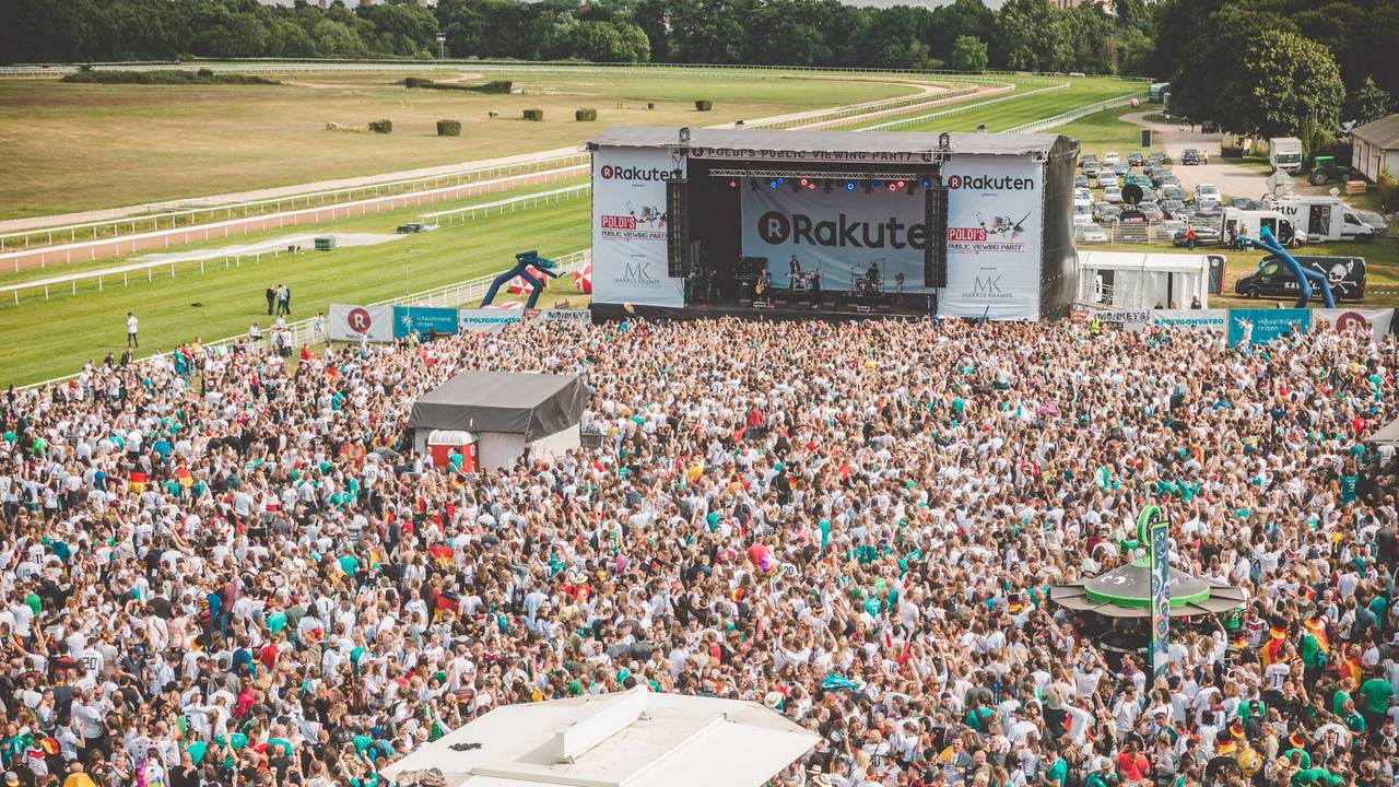 Konzert und Public Viewing während der Fußball-Weltmeisterschaft 2018 auf der Galopprennbahn Köln-Weidenpesch