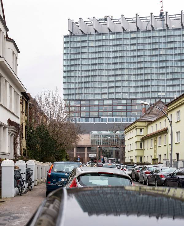 Das Bettenhaus der Uniklinik Köln (Archivfoto)