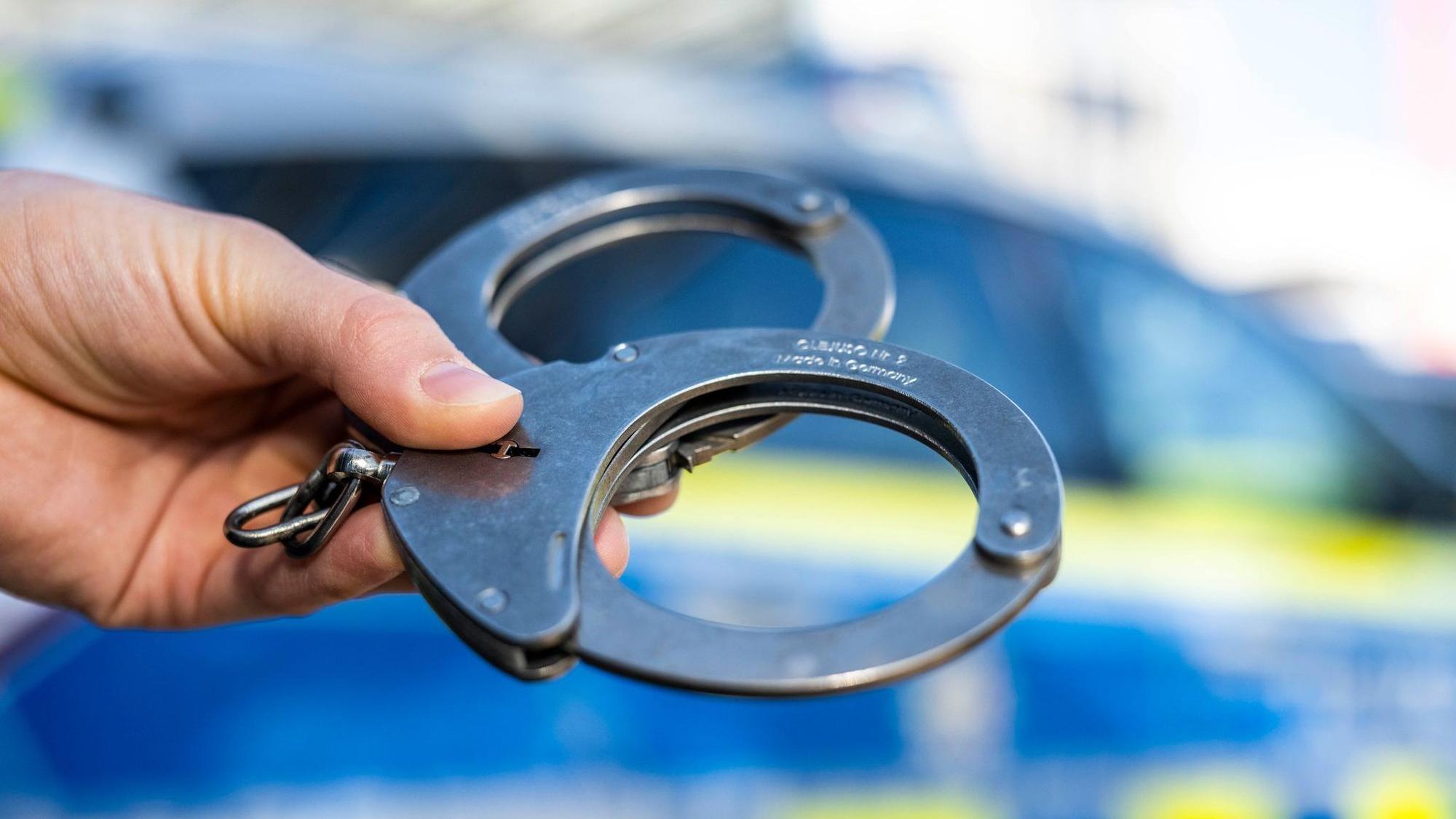 18-Jähriger mit Messer verletzt - Vater in U-Haft
