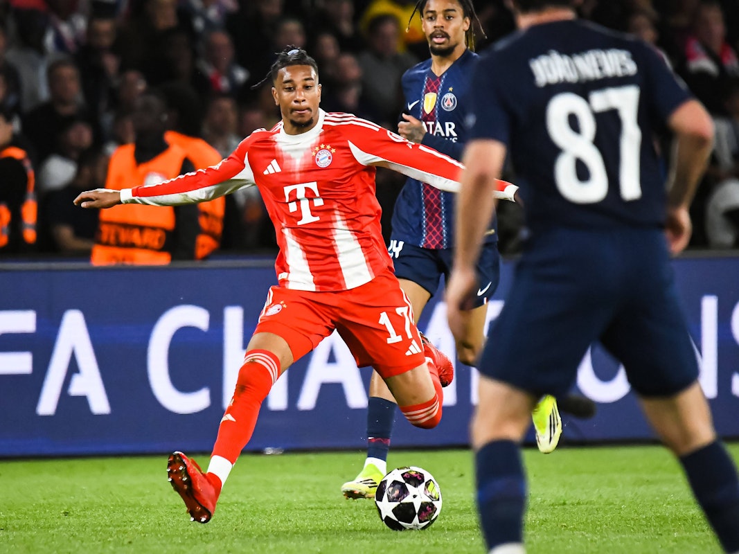 Michael Olise am Ball.