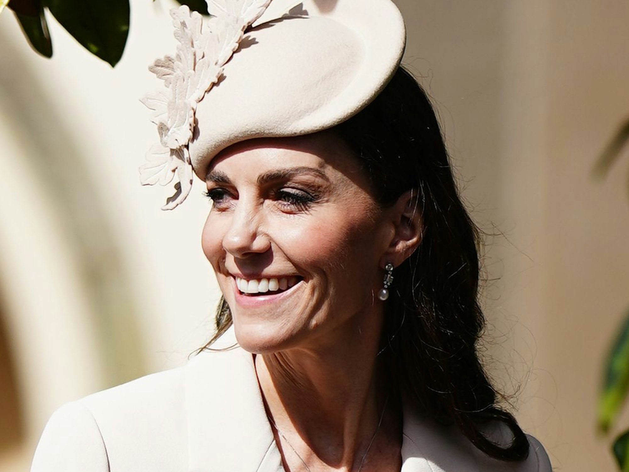 Kate, Princess of Wales, verlässt nach dem Ostergottesdienst die St. George's Chapel auf Schloss Windsor.