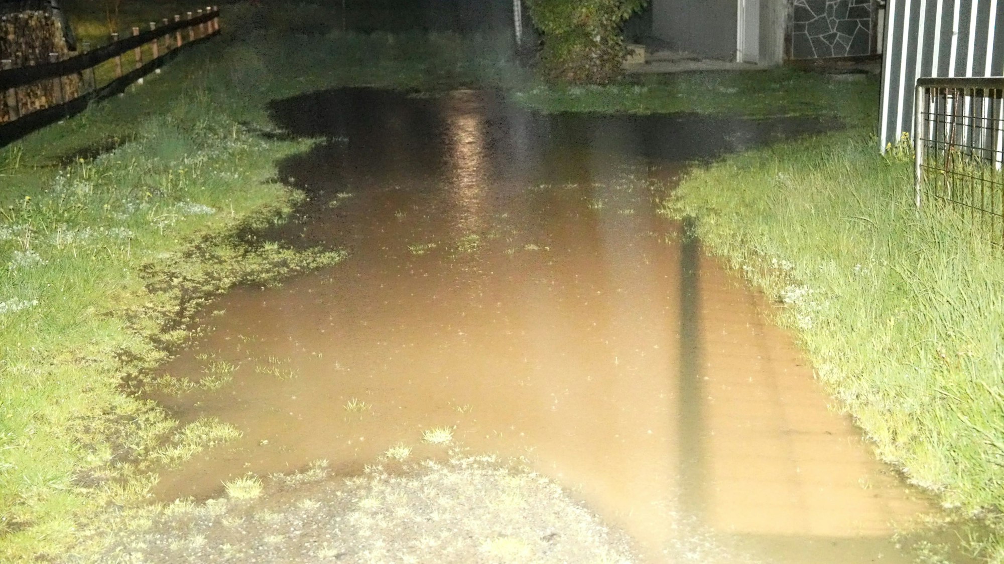 Überschwemmung nach starkem Regen