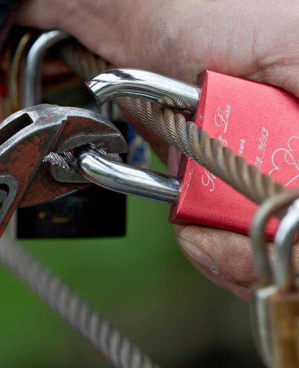 Liebesschloss wird entfernt