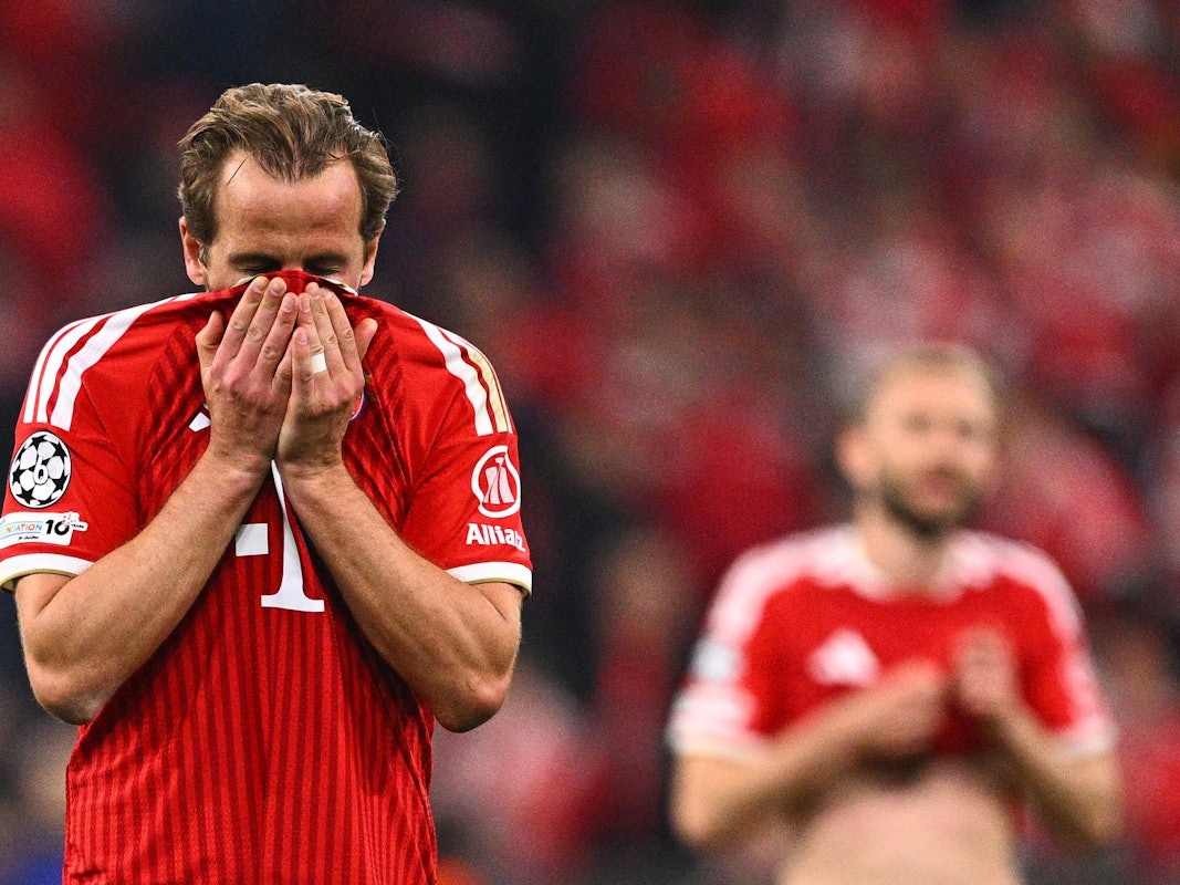 Harry Kane von Bayern München war nach dem Aus gegen PSG sichtlich bedient.