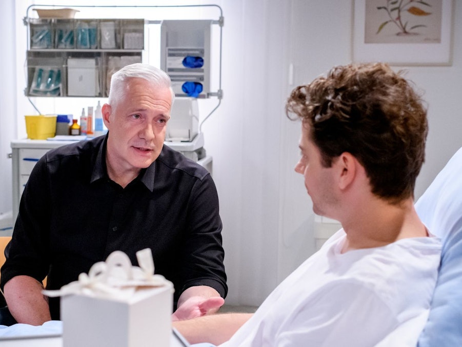 Sternekoch Alexander Herrmann hat einen Gastauftritt in der ARD-Telenovela „Sturm der Liebe“. (Bild: ARD / Christof Arnold)