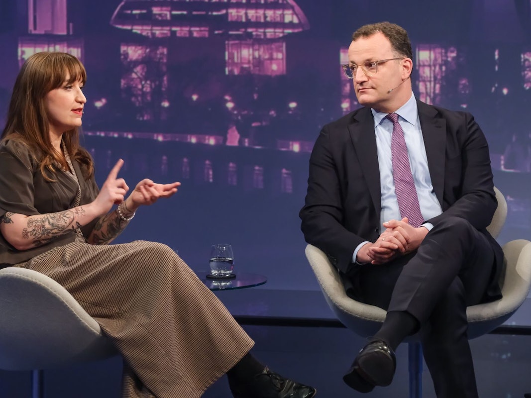 Linken-Fraktionschefin Heidi Reichinnek und Union-Fraktionschef Jens Spahn trafen am Mittwochabend bei „Maischberger“ aufeinander. (Bild: WDR / Oliver Ziebe)