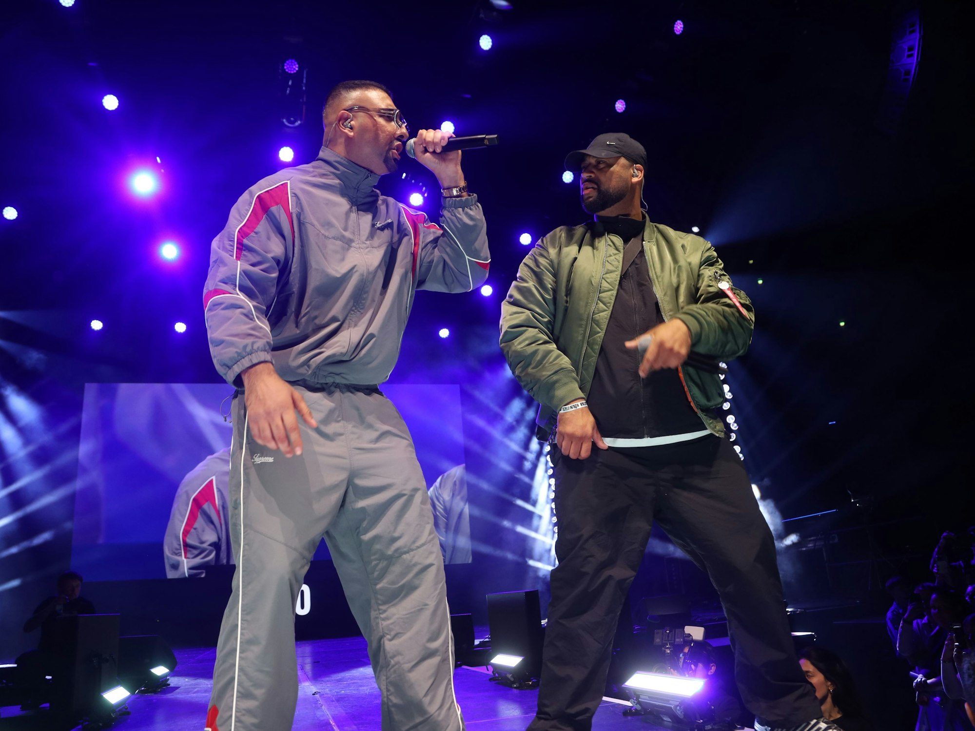 Tribute to Xatar in der Lanxess-Arena. SSIO beim Auftritt.