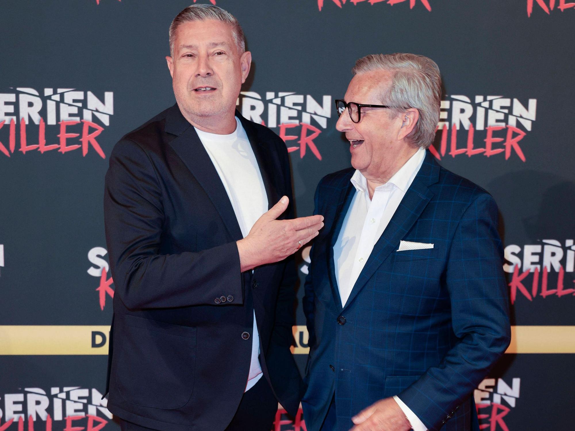Joachim Llambi und Jan Hofer bei der Premiere der „Serienkiller“-Ausstellung.