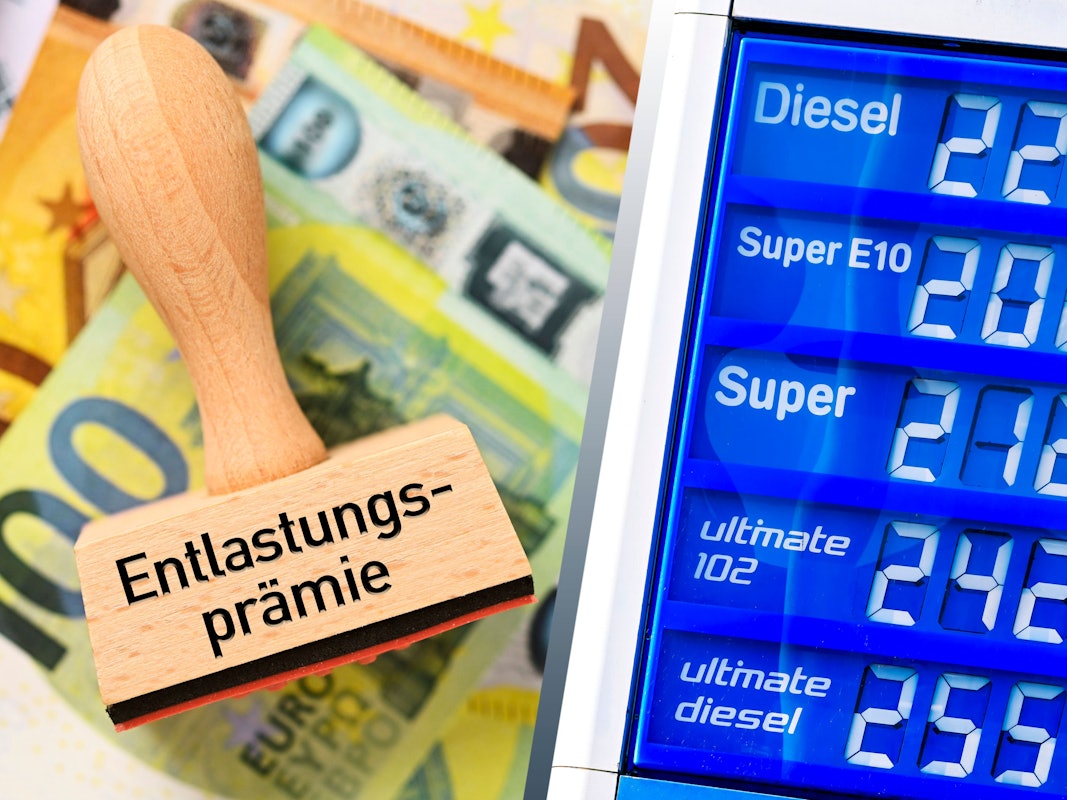 Stempel mit Aufschrift Entlastungsprämie auf Euroscheinen und Preistafel an einer Tankstelle Hamburg Hamburg Deutschland