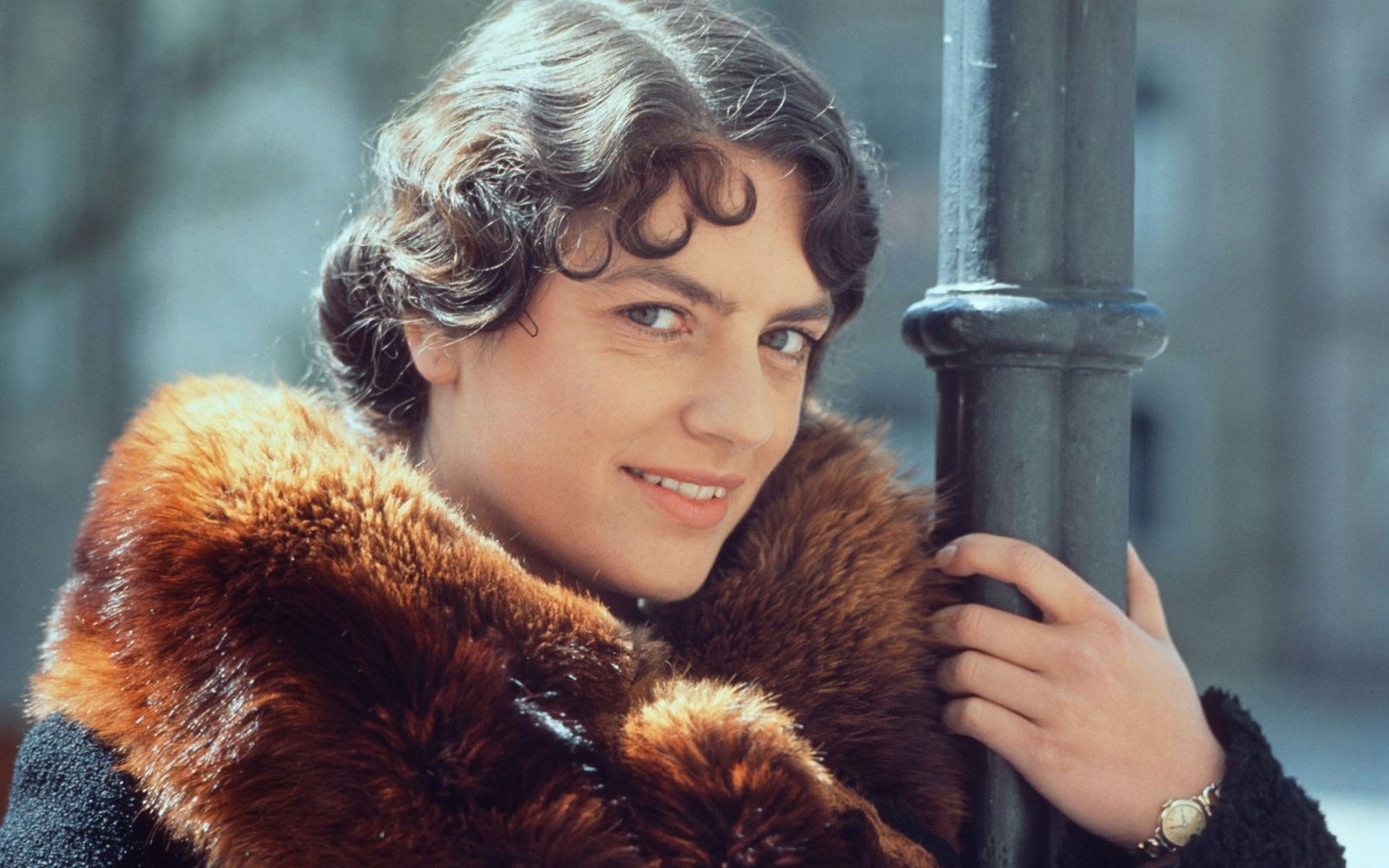 Als Traudl Grandauer in der ARD-Serie „Löwengrube“ gelang Christine Neubauer 1987 der Durchbruch. (Bild: IMAGO / United Archives)