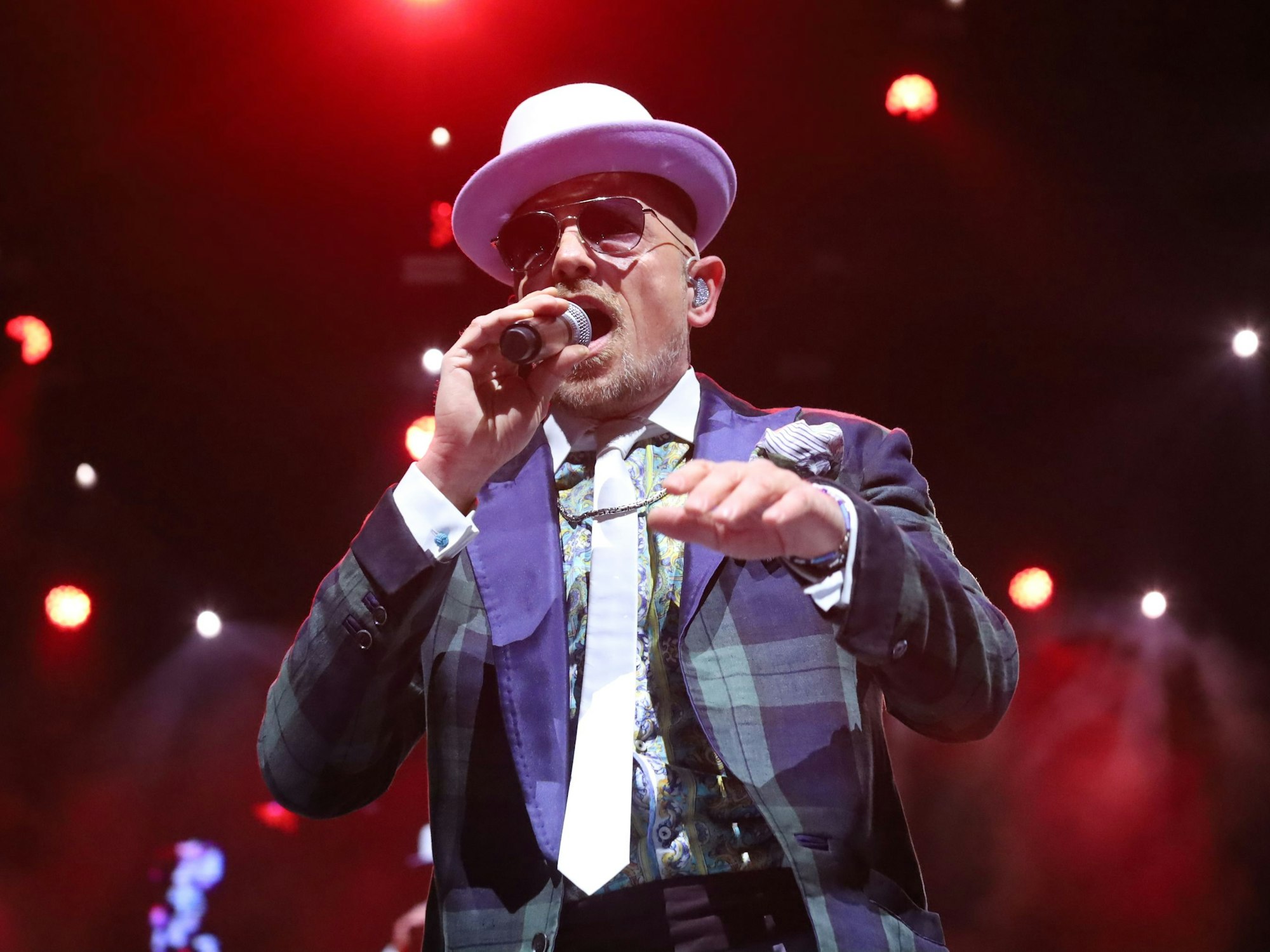 Tribute to Xatar in der Lanxess-Arena: Jan Delay auf der Bühne.