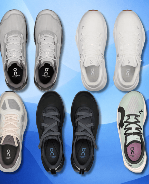 Verschiedene On Sneaker vor einem blauen Hintergrund.