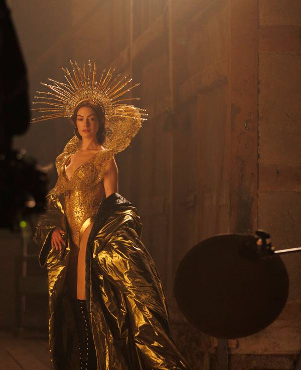 Anne Hathaway in ihrer Rolle als Popstar „Mother Mary
