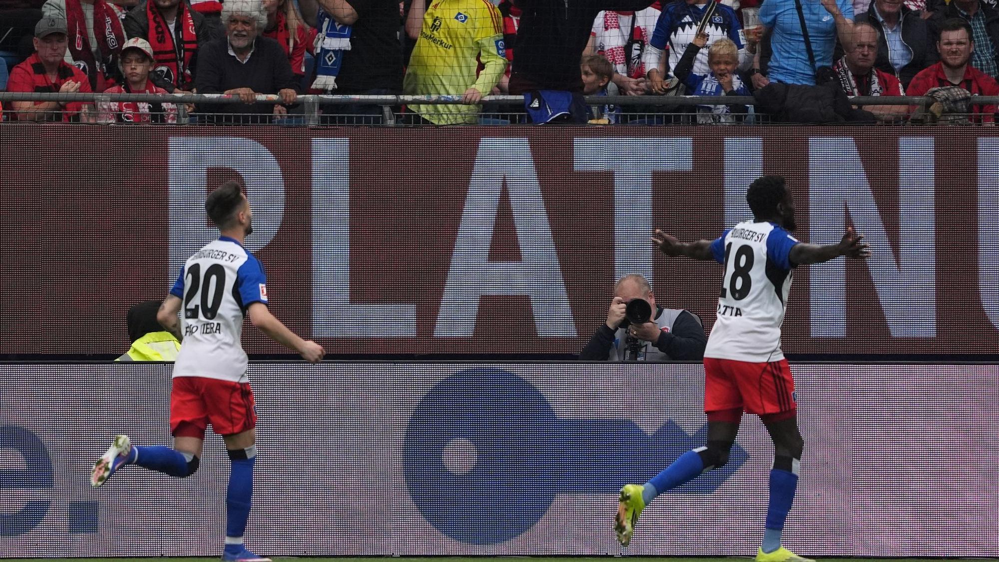 Endlich getroffen: HSV-Spieler Bakery Jatta bejubelt sein erstes Bundesliga-Tor.
