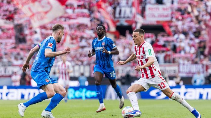 Said El Mala geht gegen Patrick Mainka ins Dribbling.