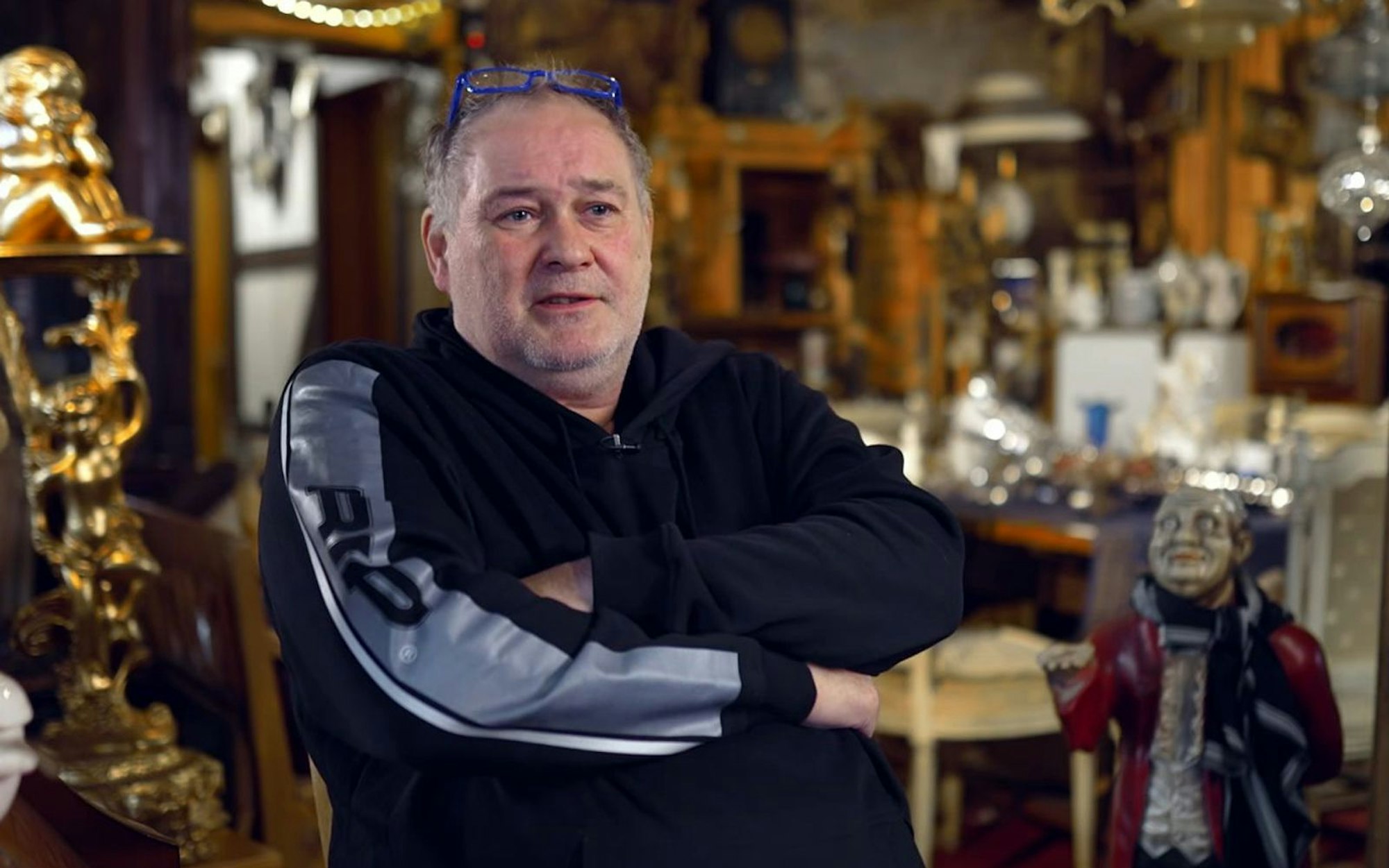 In Walter Lehnertz' Trödelladen gibt es nach seinen eigenen Schätzungen zwischen einer halben und Dreiviertelmillion Exponate. (Bild: ZDF)