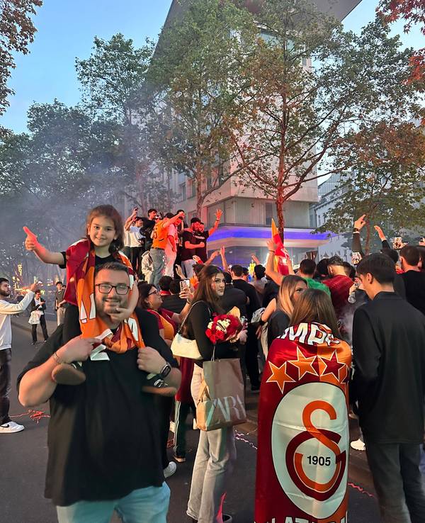 Fanparty am Kölner Betonauto