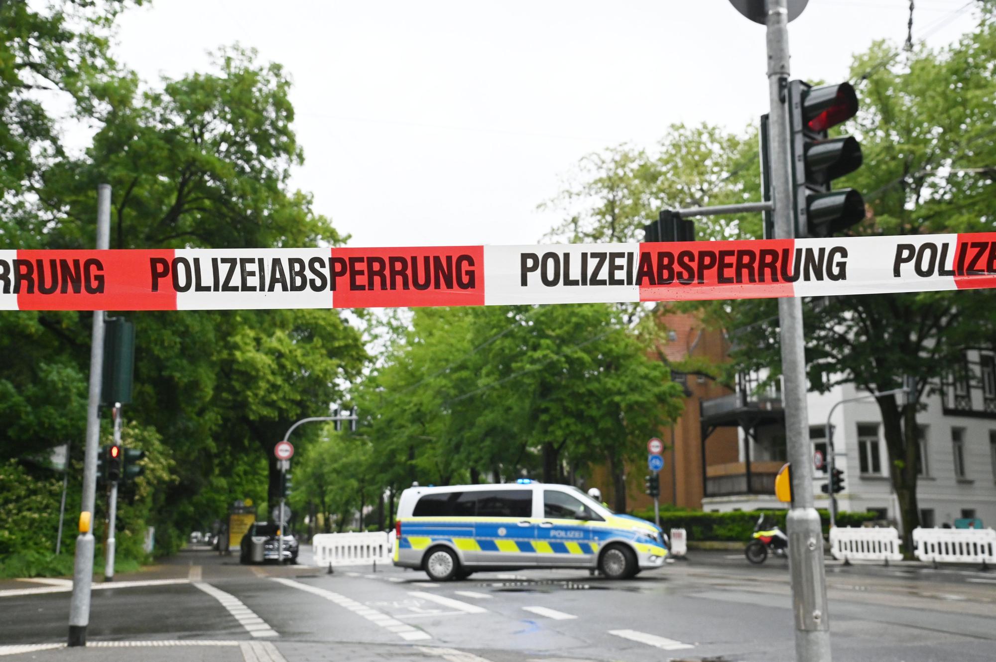 Nach dem Fund einer Weltkriegsbombe in Lindenthal muss das St.-Elisabeth-Krankenhaus Hohenlind geräumt werden.
