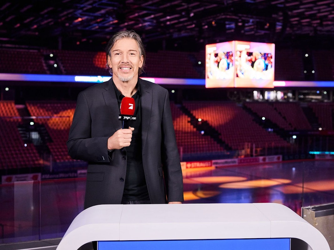 „Das Viertelfinale sollte nach wie vor Schritt eins für die deutsche Nationalmannschaft sein“, erklärt Ex-NHL-Star Uwe Krupp im ProSieben-Interview. (Bild: Joyn / ProSieben / Theis Poulsen)