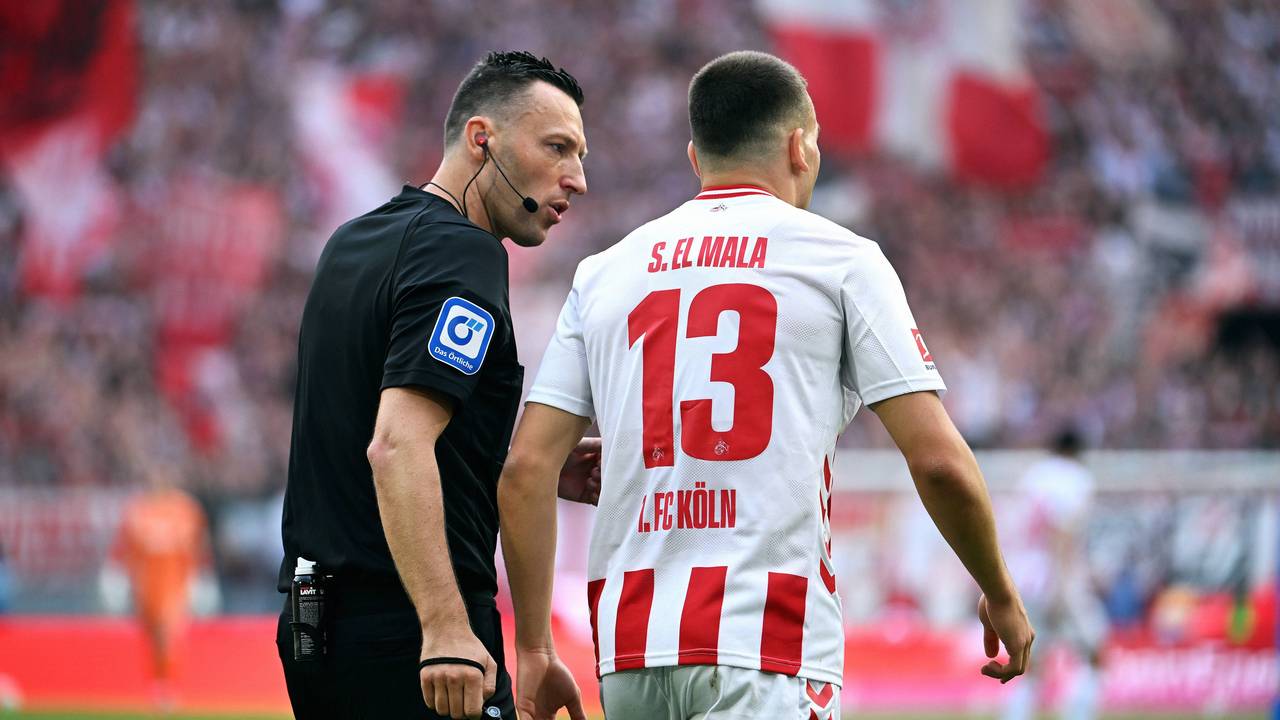Sven Jablonski diskutiert mit Said El Mala.
