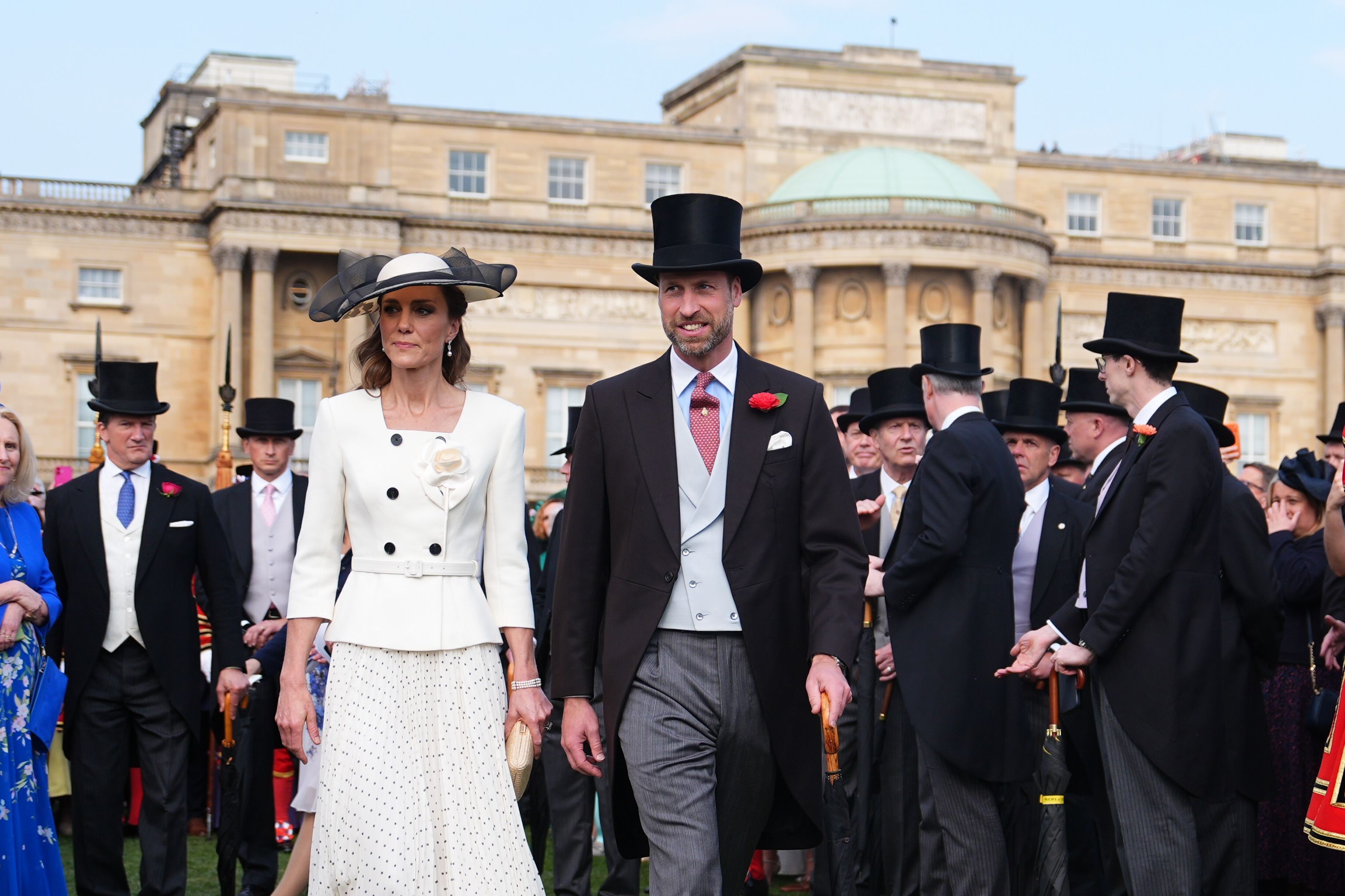 William und Kate, die Prinz und Prinzessin von Wales während einer königlichen Gartenparty im Buckingham Palast.