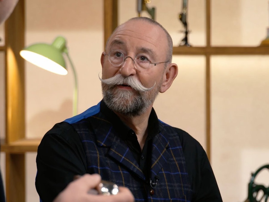 Horst Lichter beschwerte sich beim Experten über einen Stromschlag. (Bild: ZDF)