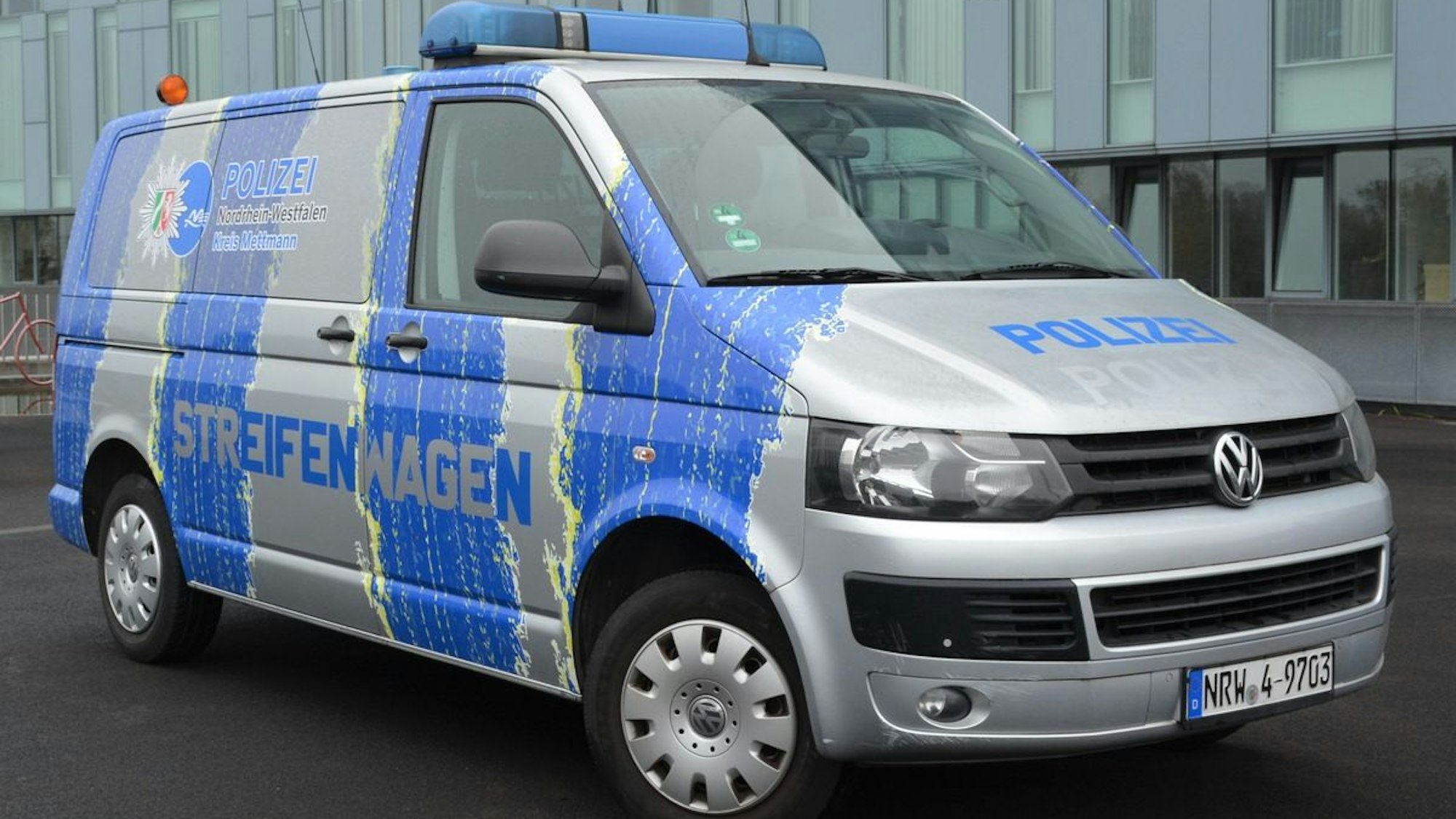 Info-Mobil 'STREIFENwagen' der Polizei in Hilden.