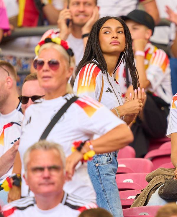 Aaliyah Mohamed (l.) und Sophia Havertz