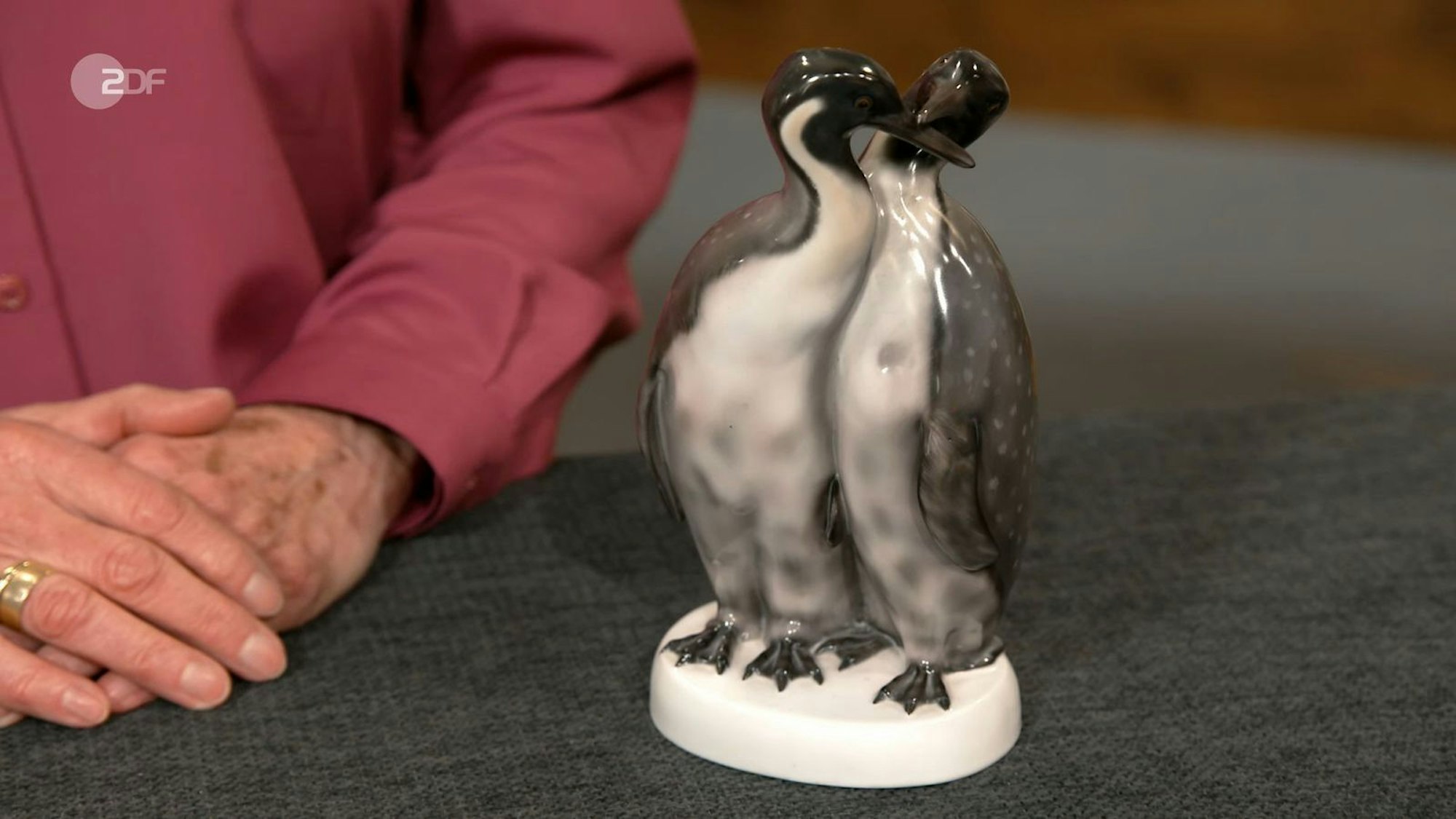 Ebenfalls verkauft wurden die Porzellan-Pinguine von Goebel Wilhelmsfeld.
(Bild: ZDF)