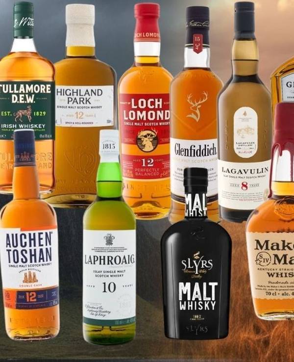 Mehrere Whisky-Flaschen verschiedener Marken nebeneinander vor einem geteilten Hintergrund aus stürmischer Felslandschaft und goldenem Weizenfeld. Zu sehen sind unter anderem Talisker Skye, Auchentoshan, Laphroaig, Highland Park, Tullamore D.E.W., Loch Lomond, Glenfiddich, Lagavulin, Slyrs Malt Whisky, Maker's Mark, Johnnie Walker Black Label, Gentleman Jack und Bud Spencer The Legend. Oben rechts ein roter Button mit der Aufschrift „Bis -40 % Rabatt zur UVP", links das Lidl-Logo mit dem Claim „Lohnt sich."