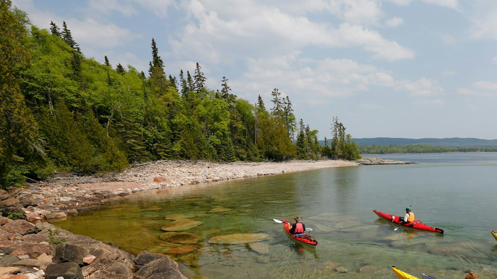Kayakfahrer auf dem Lake Superior bei Rossport
