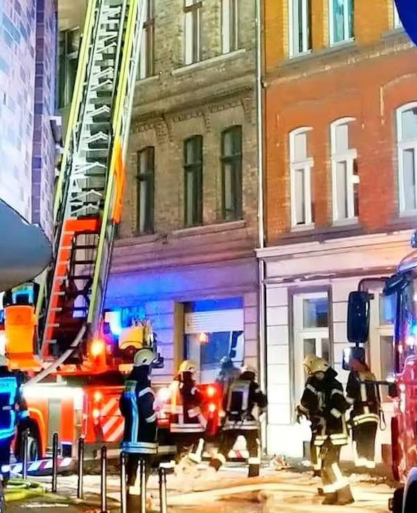Einsatz in der Kölner Südstadt: Am 24. Oktober 2018 brannte ein Mehrfamilienhaus auf der Straße An St. Magdalenen. Zwei Menschen starben.