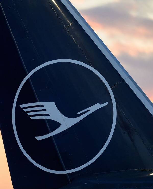 Lufthansa-Maschine kehrt nach Warnmeldung um