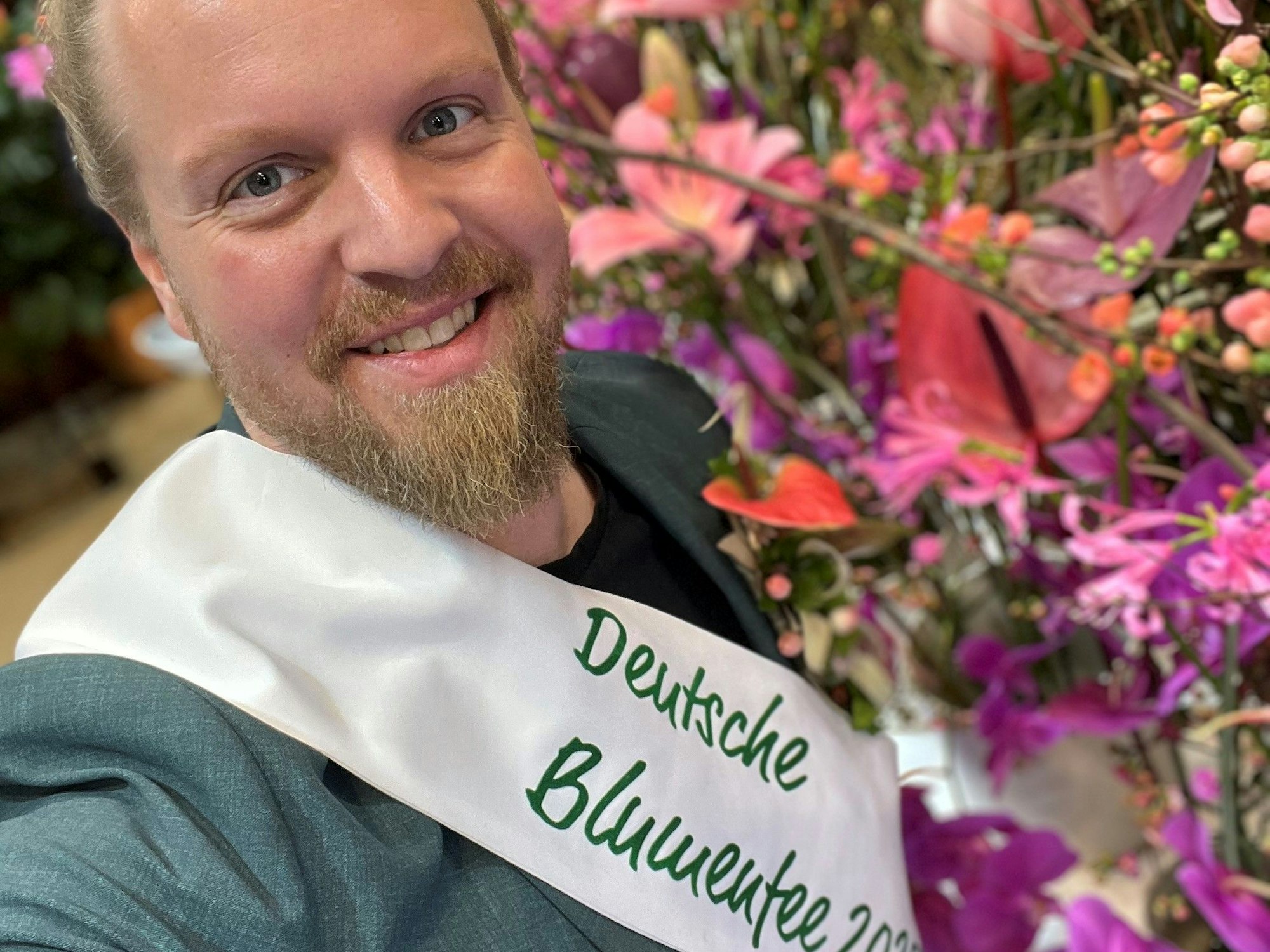Hannes Schrade ist Deutsche Blumenfee 2026.