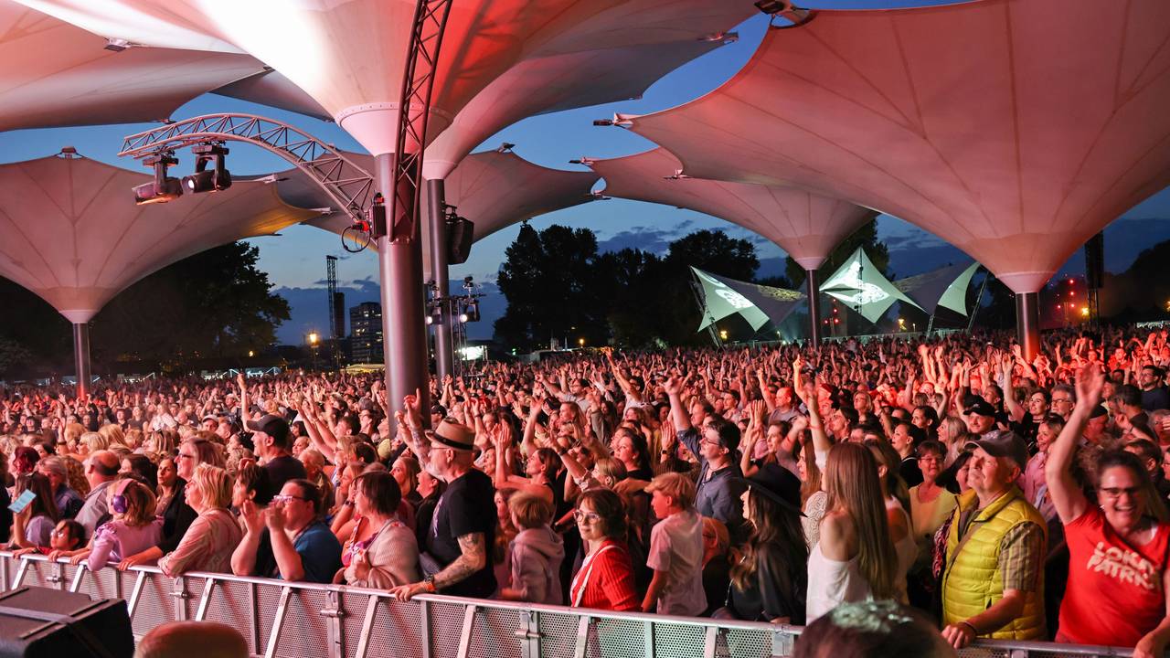 Blick in den Tanzbrunnen bei der Saisoneröffnung.