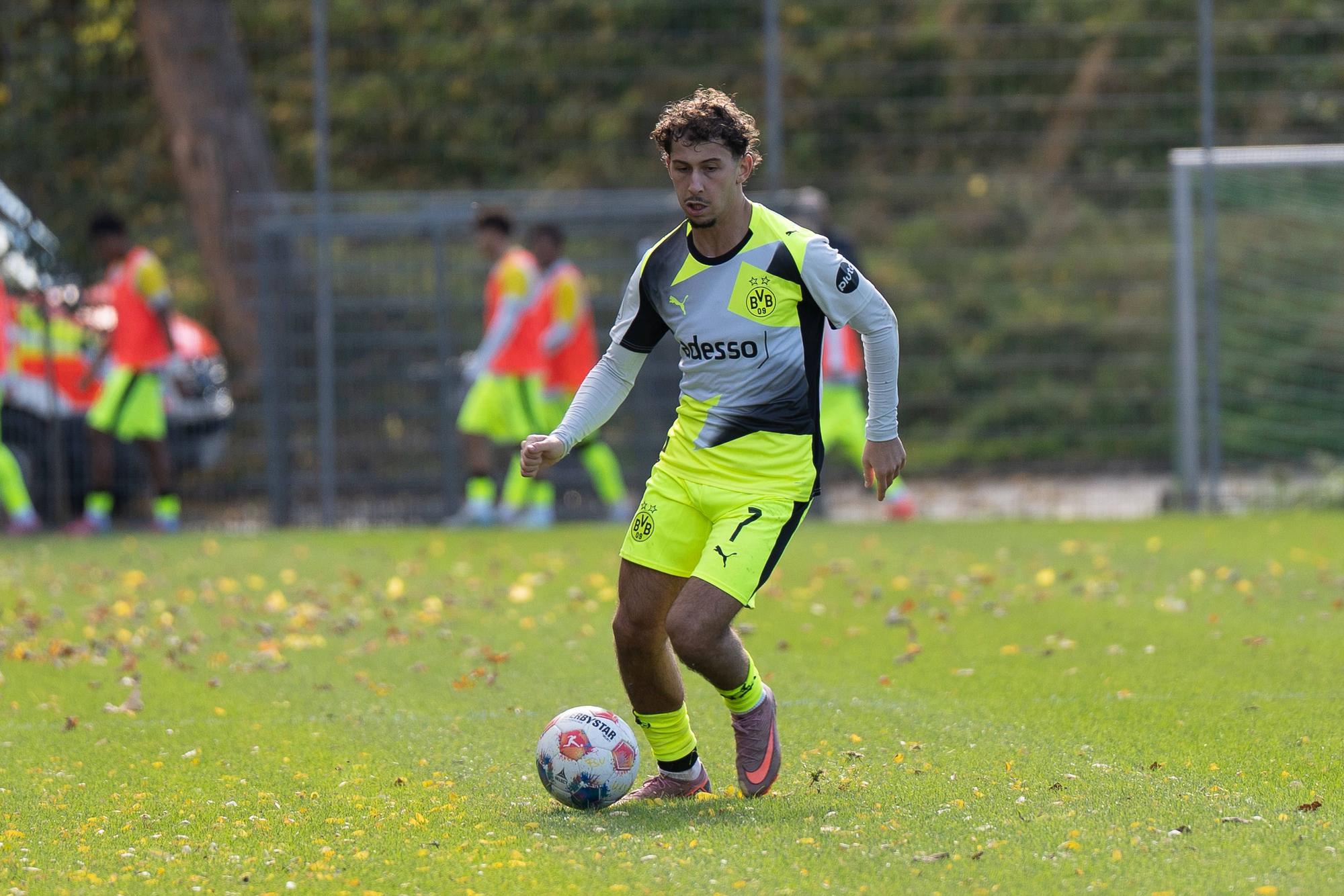 Taycan Ectibasi am Ball.