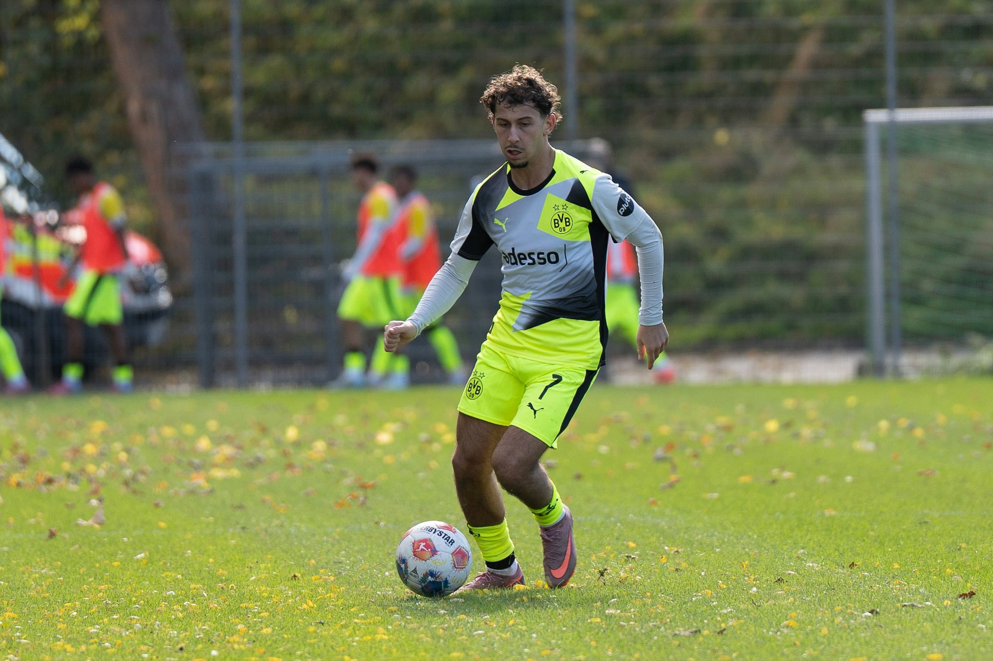 Taycan Ectibasi am Ball.