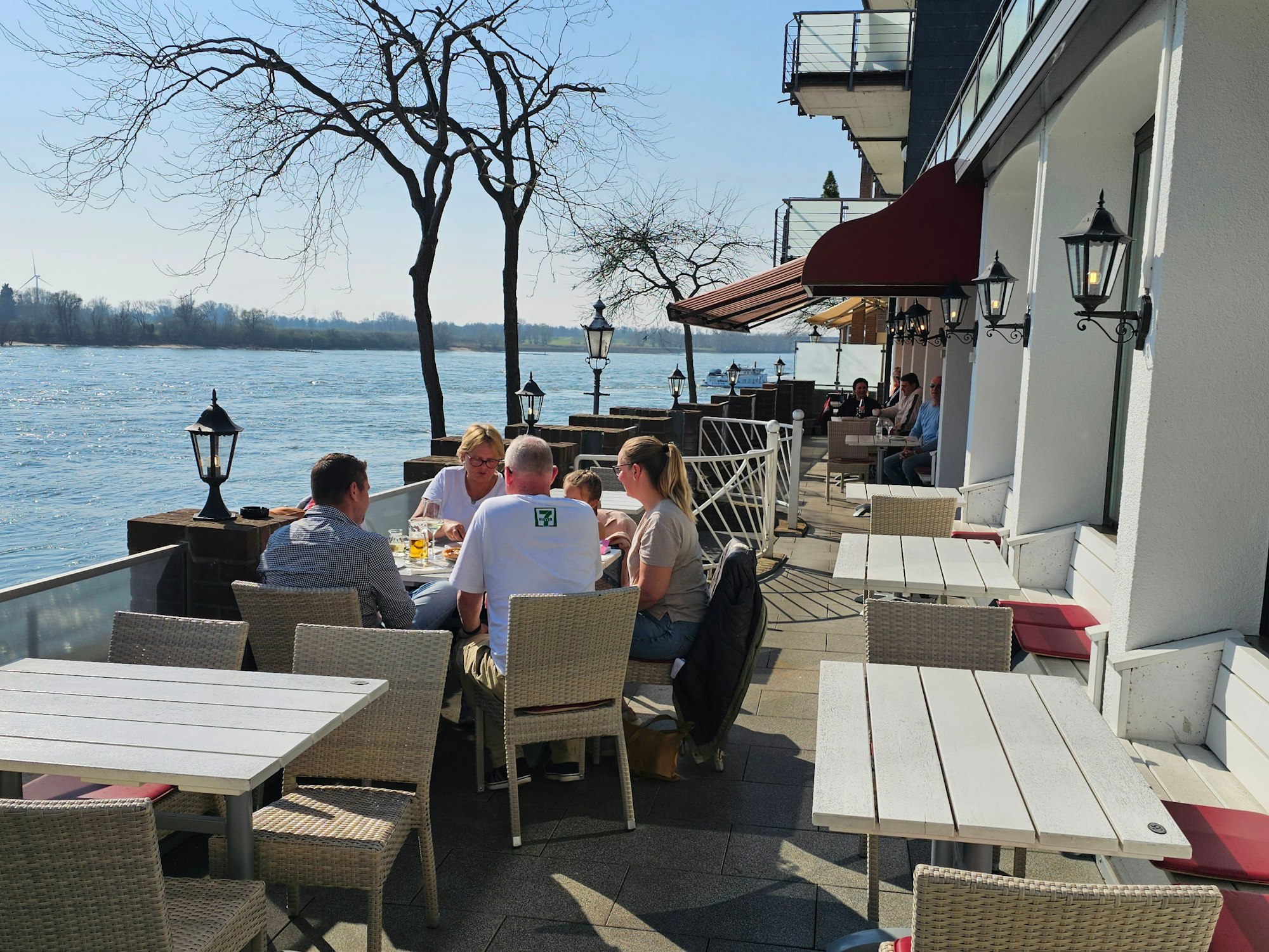 Restaurant „Reeser Rheinterrassen“