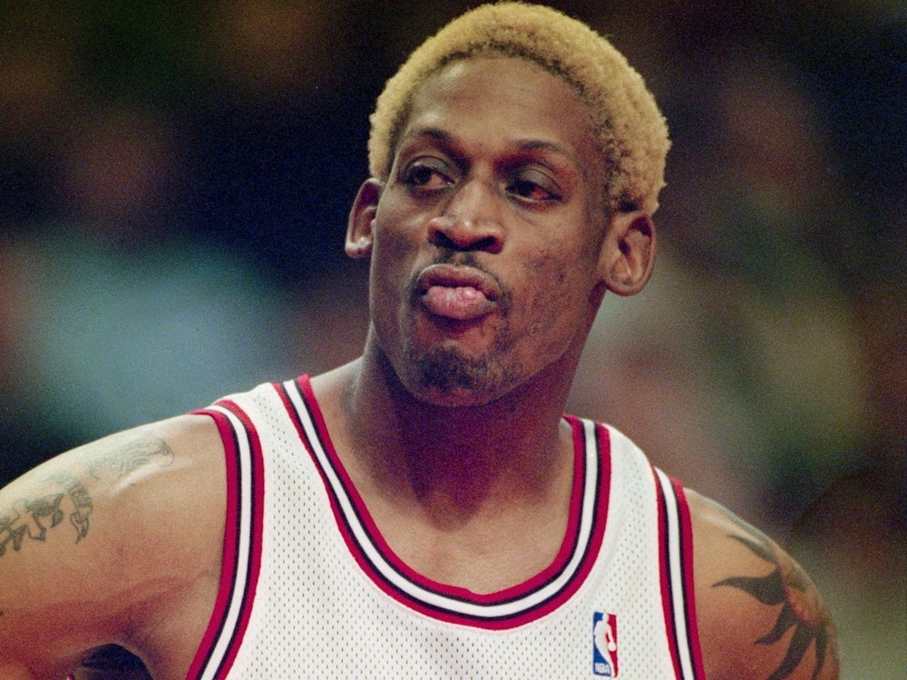 Dennis Rodman holte mit zwei Mannschaften fünf NBA-Titel, aber auch abseits des Basketball-Platzes ließ er nichts anbrennen. (Bild: 2025 Getty Images/Jonathan Daniel)