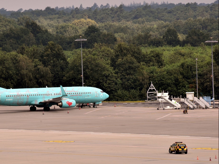 Eine Boeing 737 der türkischen Fluggesellschaft Sunexpress in Köln (Archivbild).