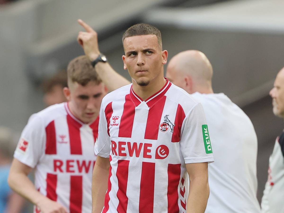Said El Mala (1. FC Köln) steht auf dem Platz.